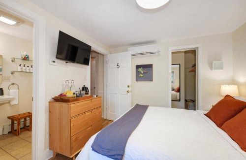 Goss - Grove House | Boulder Guest House