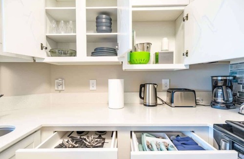 McNeil Apartment | Boulevard Stays Peaceful 1BR King Suite Pool, Parking Gym 02