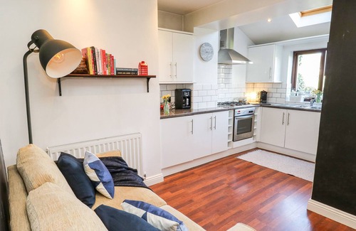 Ainley Top Cottage | BOUNDARY COTTAGE, pet friendly, character holiday cottage in Golcar