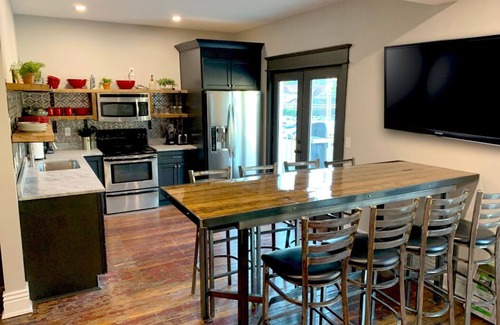 Bonnycastle House | Bourbon Lovers and Bardstown Road - Epic Sky Deck - Sleeps 14+