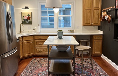 Bardstown House | Bourbon on Broadway- 3 King Bed- Downtown Bardstown-Walk everywhere!