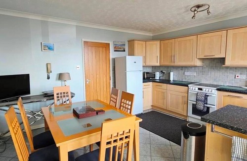 Poole House | Bournecoast: Three bedroom townhouse on Poole Quay with Harbour Views - HB10653