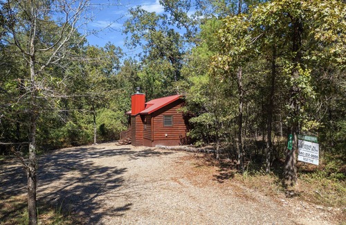 Hochatown Cabin | Bout Time Cabin in the Wood With Free Wifi and Private Hot Tub by Redawning