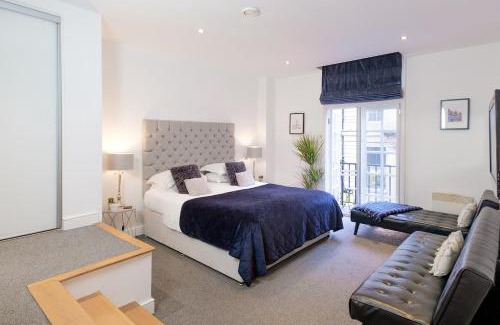 Leeds City Center Apartment | Boutique apartment with balconies - in the very heart of Leeds