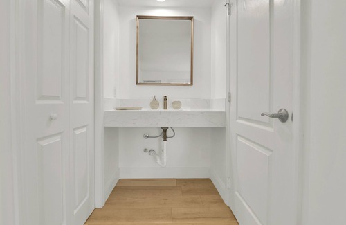 Deerfield Beach Hotel | Boutique Hotel 2 double beds with POOL, LOCATION! 1 block to BEACH/Restaurants