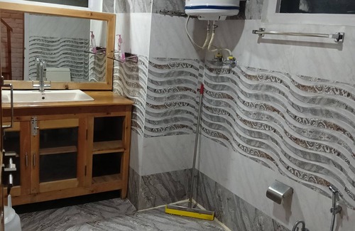 Banjar House | Boutique Riverside homestay Pet Friendly