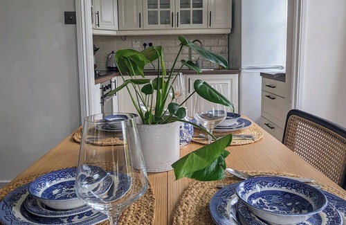 St. Mary's Park House | Boutique Victorian Flat | Battersea Park | 2 Bedroom