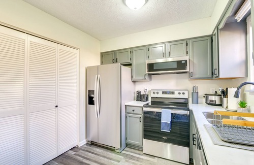 Bowling Green House | Bowling Green Townhome: 4 Mi to Lost River Cave!