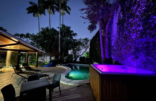 Lagoa da Conceicao House | Mansion on the Lake