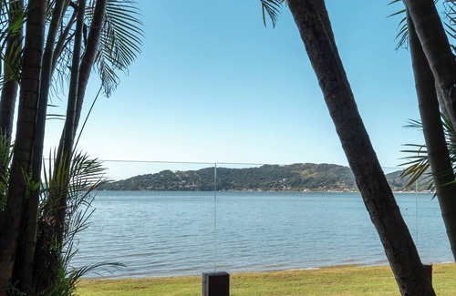 Lagoa da Conceicao House | Mansion on the Lake