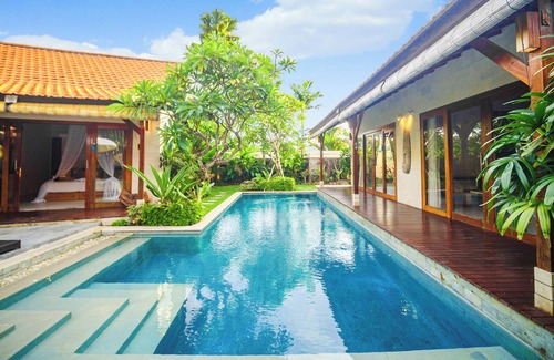Berawa Villa | BR3003 - 3 Bedroom walk to Beach Canggu/Berawa