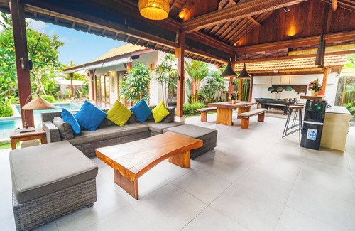 Berawa Villa | BR6003 - 9 Bedroom walk to Beach Canggu/Berawa