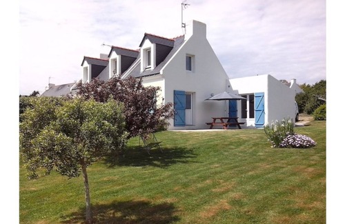 Locmaria House | Braden, a lovely view of sea and countryside.