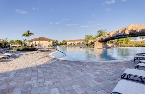 Lakewood Ranch Apartment | Bradenton Condo on Golf Course Steps to Pool!