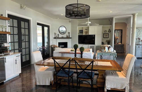 Bradenton House | Bradenton luxury waterfront 3-bedroom 3-bath home minutes from beaches.