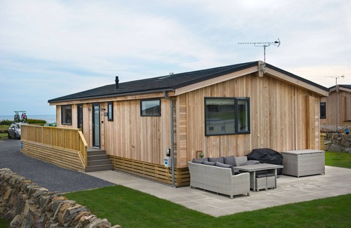 Castle Douglas Cottage | Bramble Lodge - a lodge that sleeps 6 guests in 3 bedrooms