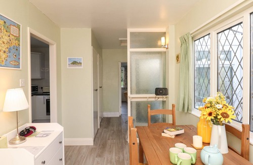 Whimple Cottage | BRAMLEY COTTAGE, pet friendly, character holiday cottage in Whimple