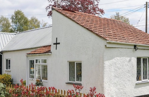 Whimple Cottage | BRAMLEY COTTAGE, pet friendly, character holiday cottage in Whimple