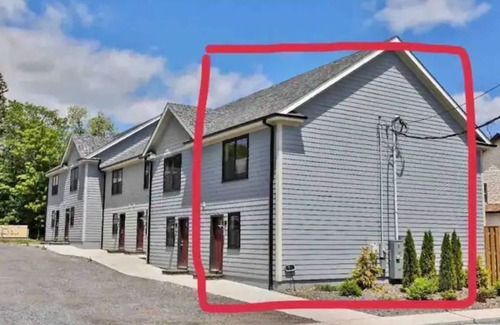 Hensonville House | Brand New 2 Bdr. Townhome Minutes from Windham Mtn