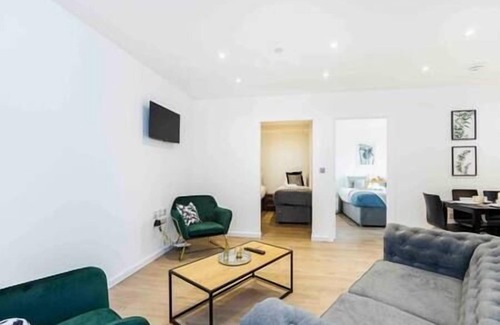 Luton Apartment | Brand NEW 2 bed Apartment - FREE WIFI!