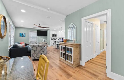 Issue Cottage | Brand New 2 Bedroom Cottage, 1 Block From Beach