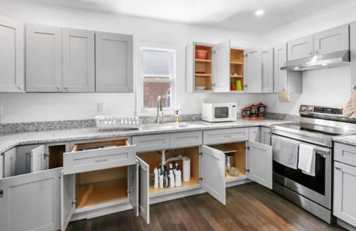 Worcester Apartment | Brand New 2Kbd,1Qbd-Workspaces, Parking, Downtn,4+