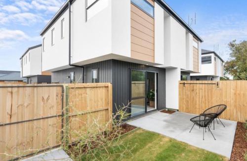 Christchurch Apartment | Brand New 3BR Home with Parking