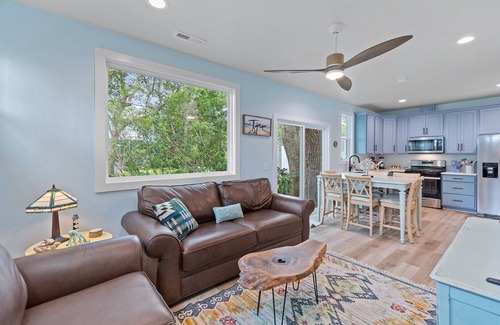 Tranquil Harbour House | Brand New 4BR 2.5BA House, Walk to Beach, Shops and Dining, Sleeps 8