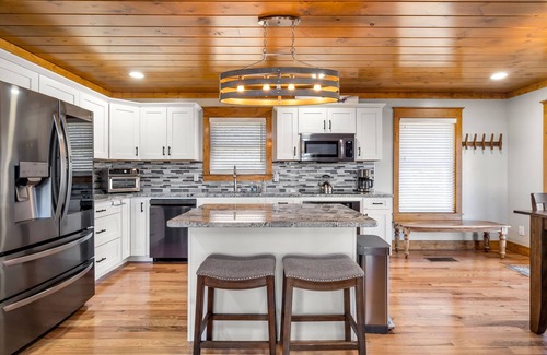 Haywood County Cabin | Brand-New Cabin/Expansive Views/Fireplace/Media Room