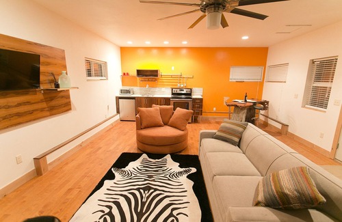 Gardiner Cabin | BRAND NEW, CENTRALLY LOCATED ONE BLOCK FROM YELLOWSTONE NP.