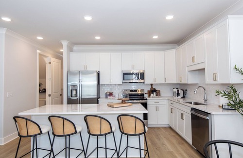 Oxford House | Brand New construction! 5 mins to Square & Campus @ Ole Miss! Brand New Pool!