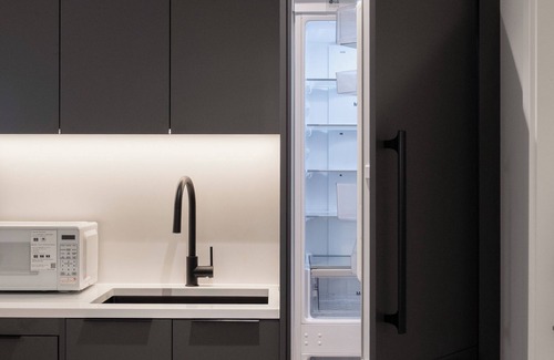 West Vancouver Villa | Brand New Cozy Suite near Collingwood School