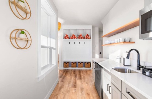 Lincoln City House | Brand New Custom Construction | Ocean Views | Hot Tub | Arcade | Sleeps 20