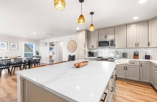 Lincoln City House | Brand New Custom Construction | Ocean Views | Hot Tub | Arcade | Sleeps 20