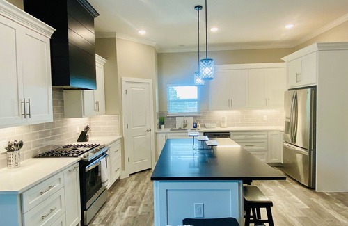 Kemah House | Brand new custom home, with 3 en-suite bedrooms, located in prime Kemah spot!