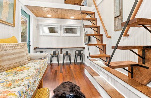 Franklin Cottage | Brand new custom tiny house on creek - 2 bedrooms