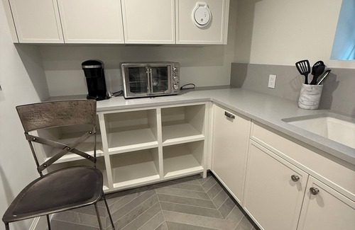 Kerrisdale Apartment | Brand new garden suite 1 bed & 1 bath