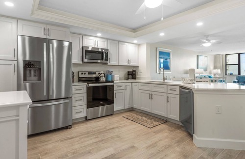 Sanibel Condo | Brand new Gulf Front 2 bedroom condo, pet friendly, 4 bikes, pool & tennis
