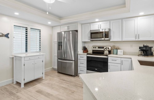 Sanibel Condo | Brand new Gulf Front 2 bedroom condo, pet friendly, 4 bikes, pool & tennis