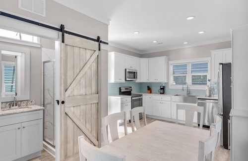 Plantation Key Resort | BRAND NEW HOME, resort location AND we are PET FRIENDLY!