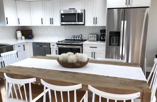 Key Largo House | BRAND NEW! KEYS BEACH RETREAT! CAPTIVATING WATERVIEW VILLA! WIFI! FREE GOLF CART