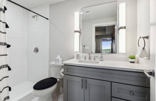 Bywater Condo | *BRAND NEW LISTING* Luxury Penthouse Near the French Qtr. w/parking
