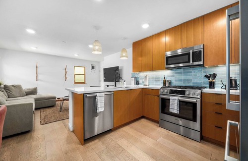 Capitola Apartment | Brand New Luxury Capitola Village Home!