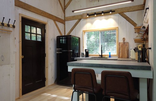 Stratton and Bromley Ski Areas Cabin | Brand New Luxury “Tiny” House, Immersed In Nature
