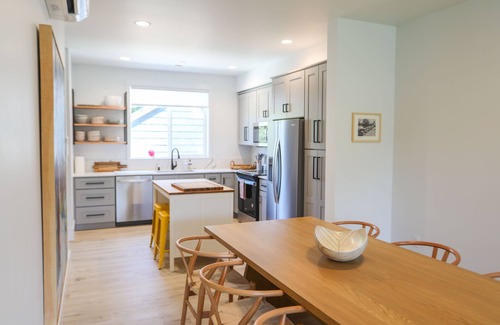 Eastsound Apartment | Brand New Madrona Suites #3 Modern 3 bedroom in the heart of Orcas Island