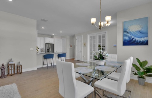 Naples Villa | Brand new! Now available for season 23/24