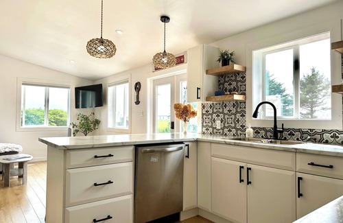 Borden-Carleton Cottage | Brand new, ocean front cottage overlooking the iconic Confederation Bridge!