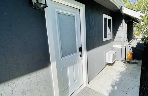 Cupertino Cottage | Brand New Private One Bedroom Cottage with a Wet Bar/Kitchenette