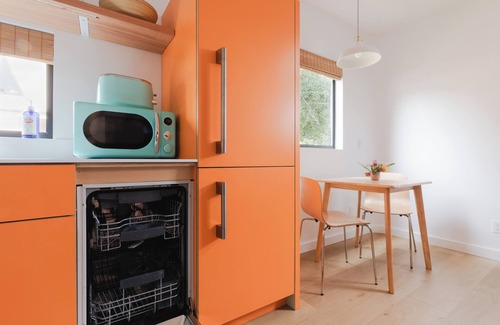 Highland Park House | Brand new quiet and cozy tiny home in the Arroyo!