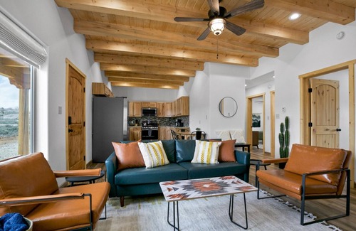 Taos House | Brand New Ranchos Mountain/Gorge Getaway with Hot Tub